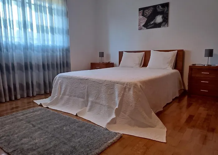 בית הארחה Abrigo Andorinhas אבאירו